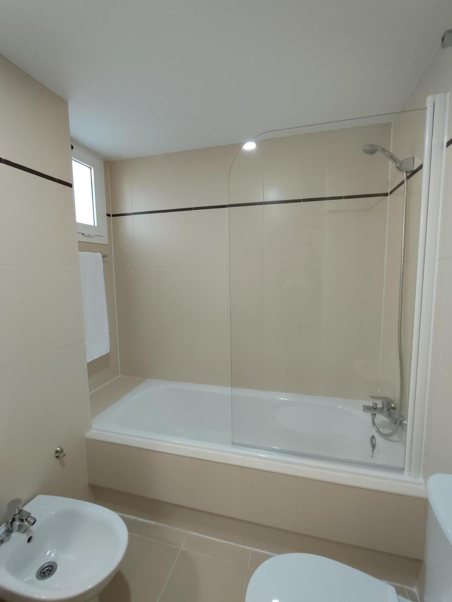 En Sevilla Con Piscina Y Parking Apartment